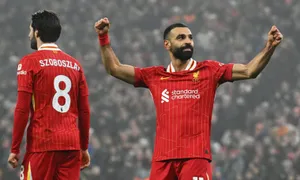Salah giúp Liverpool thắng ngược ở Ngoại hạng Anh Salah giúp Liverpool thắng ngược ở Ngoại hạng Anh