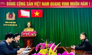 Khiển trách cán bộ 'bình luận khiếm nhã' về chủ trương sáp nhập tỉnh Khiển trách cán bộ 'bình luận khiếm nhã' về chủ trương sáp nhập tỉnh