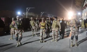Pakistan đột kích tàu hỏa, cứu gần 350 con tin bị phiến quân bắt Pakistan đột kích tàu hỏa, cứu gần 350 con tin bị phiến quân bắt