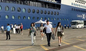 Khách tàu biển đến Việt Nam 'chi tiêu chưa đã' Khách tàu biển đến Việt Nam 'chi tiêu chưa đã'