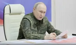 Ông Putin mặc quân phục tới thăm tỉnh Kursk Ông Putin mặc quân phục tới thăm tỉnh Kursk