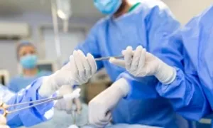 Chảy nhiều máu bởi thuê thợ làm tóc cắt bao quy đầu Chảy nhiều máu bởi thuê thợ làm tóc cắt bao quy đầu