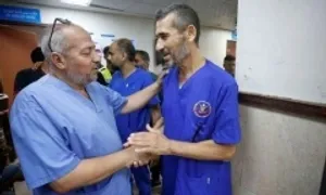 Bác sĩ Gaza kể ngày tháng trong nhà tù Israel Bác sĩ Gaza kể ngày tháng trong nhà tù Israel
