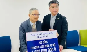 Thầy giáo U90 tặng một tỷ đồng cho sinh viên Bách khoa Hà Nội Thầy giáo U90 tặng một tỷ đồng cho sinh viên Bách khoa Hà Nội