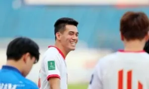 Tiến Linh: 'Việt Nam sẽ thắng giòn giã tuyển Lào' Tiến Linh: 'Việt Nam sẽ thắng giòn giã tuyển Lào'