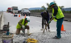 Sửa chữa khe co giãn trên cao tốc Bắc Nam trước 30/4 Sửa chữa khe co giãn trên cao tốc Bắc Nam trước 30/4