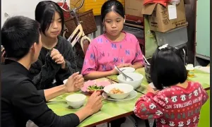Giáo huấn con cái trong bữa ăn Giáo huấn con cái trong bữa ăn