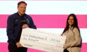 Elon Musk tặng hai triệu USD cho hai cử tri Wisconsin Elon Musk tặng hai triệu USD cho hai cử tri Wisconsin