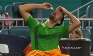 Djokovic bị sưng mắt khi đấu chung kết Miami Mở rộng Djokovic bị sưng mắt khi đấu chung kết Miami Mở rộng