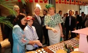 Vua và Hoàng hậu Bỉ thăm trường dạy nghề bánh miễn phí Vua và Hoàng hậu Bỉ thăm trường dạy nghề bánh miễn phí