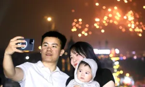 Biển người xem pháo hoa ở Phú Thọ Biển người xem pháo hoa ở Phú Thọ