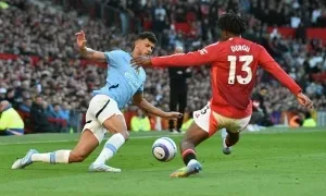 Vì sao Guardiola ép Matheus Nunes đá hậu vệ phải? Vì sao Guardiola ép Matheus Nunes đá hậu vệ phải?