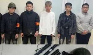 6 thanh niên giả danh Công an 141 kiểm tra người đi đường 6 thanh niên giả danh Công an 141 kiểm tra người đi đường