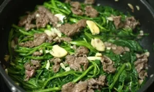 Ăn rau muống xào giòn thường xuyên có tốt? Ăn rau muống xào giòn thường xuyên có tốt?