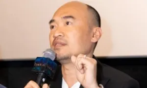 Tiến Luật ngâm mình dưới cống đóng phim kinh dị Tiến Luật ngâm mình dưới cống đóng phim kinh dị