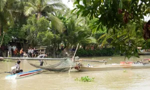 Đại úy công an hy sinh khi truy bắt ghe cào điện trên sông Đại úy công an hy sinh khi truy bắt ghe cào điện trên sông