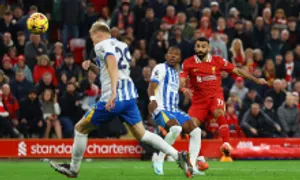 Salah giúp Liverpool chiếm đỉnh bảng Ngoại hạng Anh