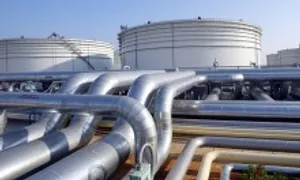 OPEC+ lại hoãn kế hoạch tăng bơm dầu