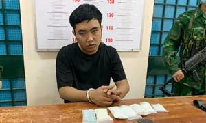 Giấu ma túy vào nội y, vượt biên về Việt Nam