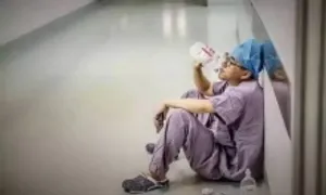 'Tăng lương giữ chân bác sĩ tốt hơn miễn học phí sinh viên Y' 'Tăng lương giữ chân bác sĩ tốt hơn miễn học phí sinh viên Y'