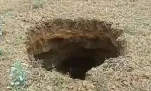 Xuất hiện thêm 'hố tử thần' ở Bắc Kạn Xuất hiện thêm 'hố tử thần' ở Bắc Kạn
