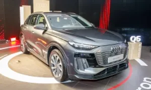 Audi Q6 e-tron ra mắt khách Việt, giá 3,199 tỷ đồng Audi Q6 e-tron ra mắt khách Việt, giá 3,199 tỷ đồng