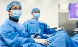 Thận và niệu quản người đàn ông nhiều sỏi