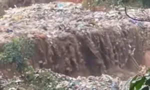 Vỡ hố chôn lấp rác ở Quảng Ngãi Vỡ hố chôn lấp rác ở Quảng Ngãi
