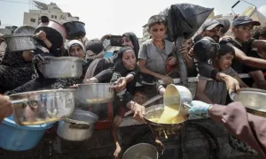 Hành trình chết chóc tìm đồ ăn của người Gaza Hành trình chết chóc tìm đồ ăn của người Gaza