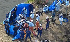 4 công nhân thiệt mạng dưới hố ga sâu 12 mét 4 công nhân thiệt mạng dưới hố ga sâu 12 mét