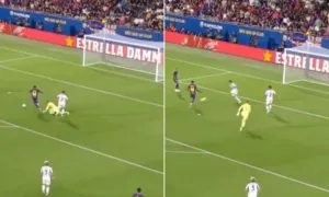 Rashford sút ra ngoài trước khung thành trống Rashford sút ra ngoài trước khung thành trống