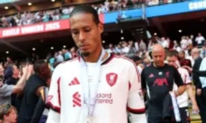 Van Dijk, Slot bất đồng về việc tăng cường tiền đạo Van Dijk, Slot bất đồng về việc tăng cường tiền đạo