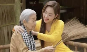 Nghệ sĩ Phi Điểu đóng MV về tình bà cháu Nghệ sĩ Phi Điểu đóng MV về tình bà cháu