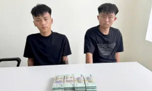 Ba người Trung Quốc trộm tiền, vàng của đồng hương Ba người Trung Quốc trộm tiền, vàng của đồng hương