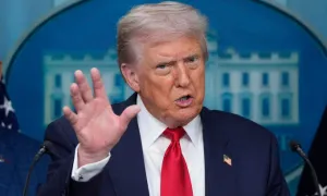 Ông Trump muốn áp thuế với thiết bị điện tử chứa chip Ông Trump muốn áp thuế với thiết bị điện tử chứa chip