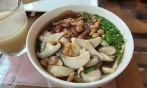 Mẹ ăn chay nên cho con bú thế nào