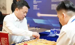 Nước chiếu hết 'hư không' của Lại Lý Huynh trước kỳ vương Trung Quốc Nước chiếu hết 'hư không' của Lại Lý Huynh trước kỳ vương Trung Quốc