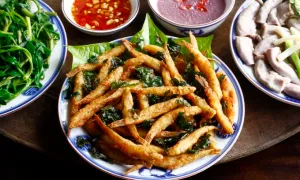 Đậy vung khi rán cá - sai lầm nhiều người mắc